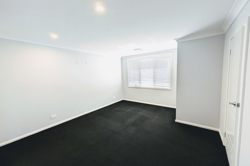 Photo - 45 Bourne Ridge, Oran Park NSW 2570 - Image 7