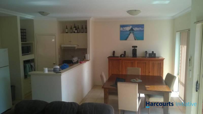 Photo - 4/5 Broadway , Bassendean WA 6054 - Image 2