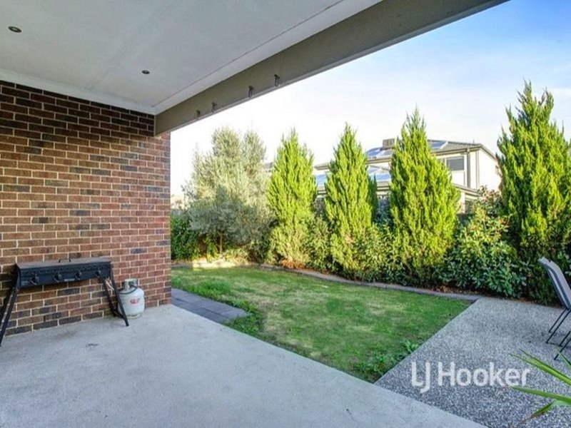 Photo - 45 Brownlow Drive, Point Cook VIC 3030 - Image 9