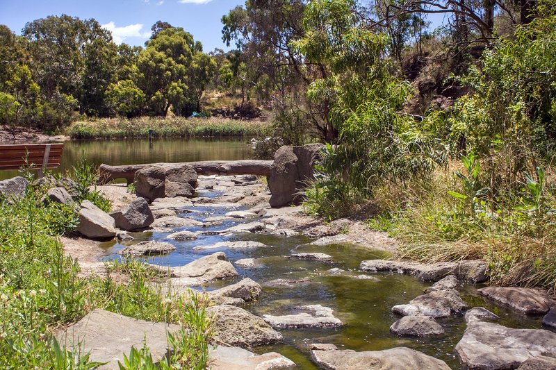 Photo - 45 Burbank Drive, Reservoir VIC 3073 - Image 7