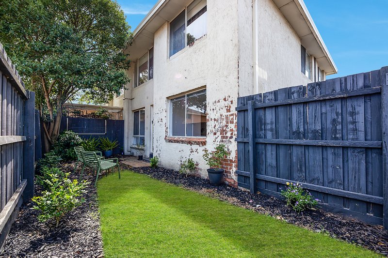 Photo - 4/5 Burns Avenue, Clayton South VIC 3169 - Image 8