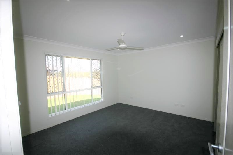 Photo - 45 Burns Circuit, Augustine Heights QLD 4300 - Image 7