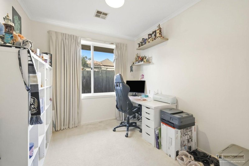 Photo - 45 Cairns Drive, Darley VIC 3340 - Image 8