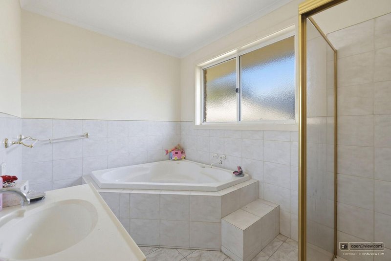 Photo - 45 Cairns Drive, Darley VIC 3340 - Image 10