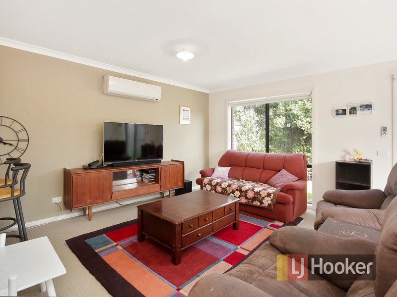 Photo - 45 Calais Circuit, Cranbourne West VIC 3977 - Image 2