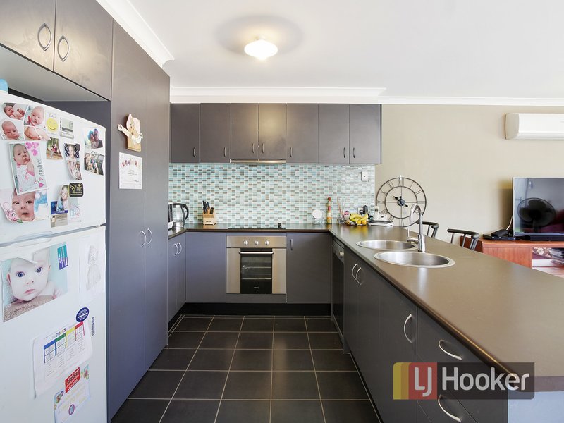 Photo - 45 Calais Circuit, Cranbourne West VIC 3977 - Image 4