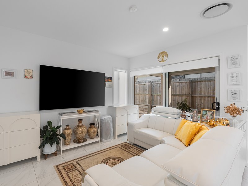 Photo - 45 Cambridge Way, Ripley QLD 4306 - Image 12