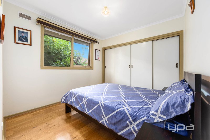 Photo - 45 Charlbury Grove, St Albans VIC 3021 - Image 11