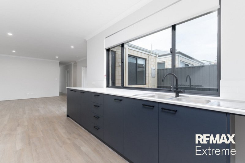 Photo - 45 Citadel Way, Currambine WA 6028 - Image 5