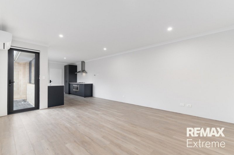 Photo - 45 Citadel Way, Currambine WA 6028 - Image 7