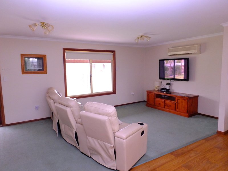 Photo - 45 Clara Street, Wallaroo SA 5556 - Image 4