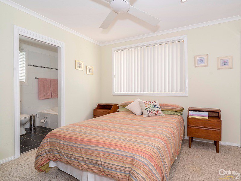 Photo - 45 Clare Crescent, Berkeley Vale NSW 2261 - Image 8