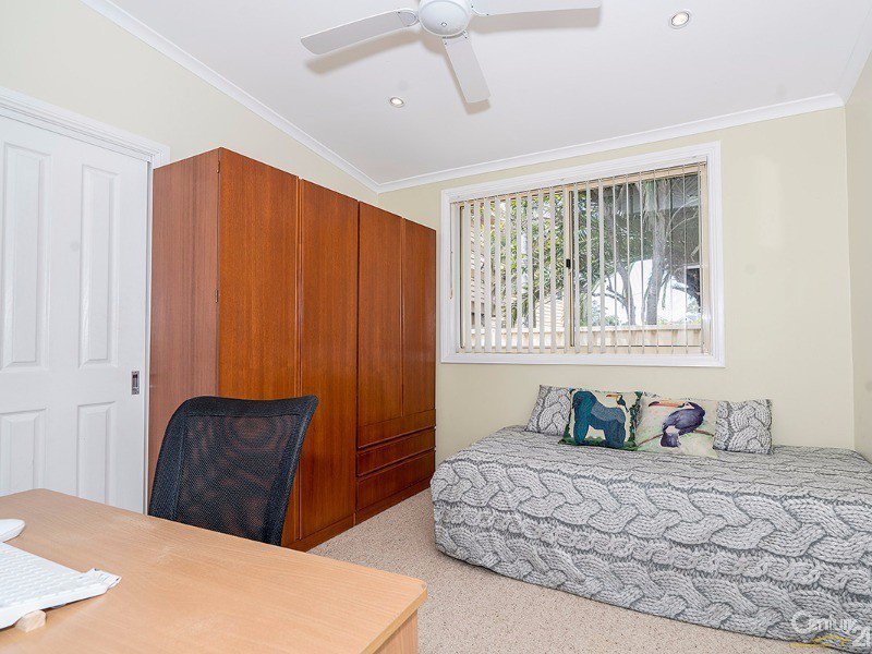 Photo - 45 Clare Crescent, Berkeley Vale NSW 2261 - Image 9