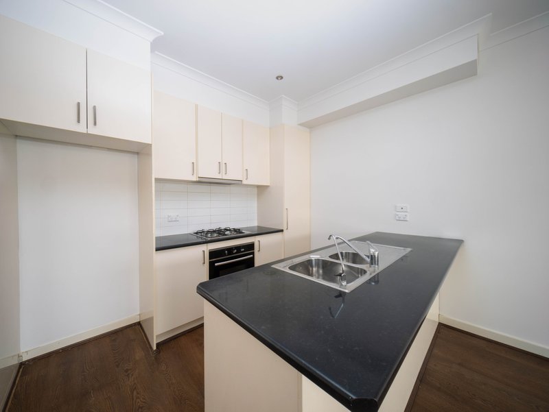 Photo - 45 Clarendon Avenue, Craigieburn VIC 3064 - Image 3