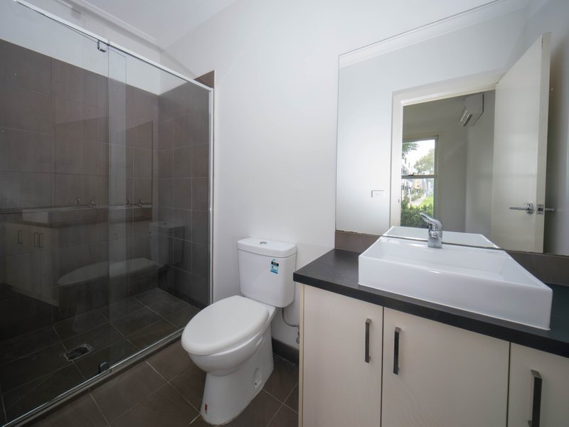 Photo - 45 Clarendon Avenue, Craigieburn VIC 3064 - Image 8