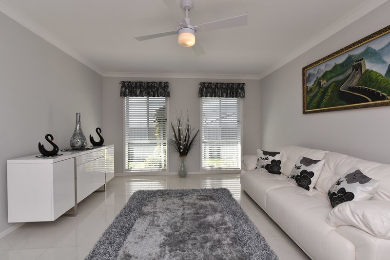 Photo - 45 Cleveland Street, Cameron Park NSW 2285 - Image 7