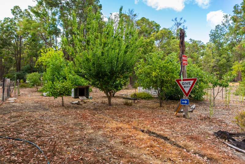 Photo - 45 Cockatoo Drive, Nannup WA 6275 - Image 16