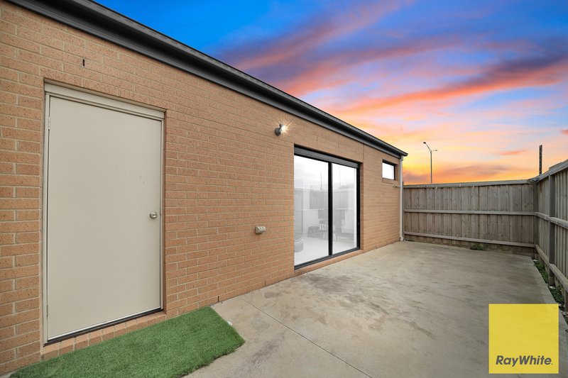 Photo - 45 Colonial Circuit, Tarneit VIC 3029 - Image 14