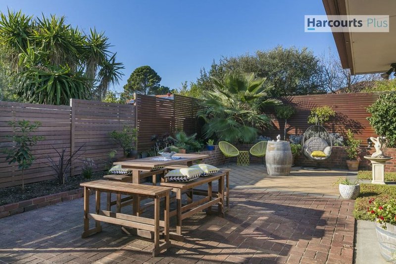 Photo - 45 Columbia Crescent, Hallett Cove SA 5158 - Image 16