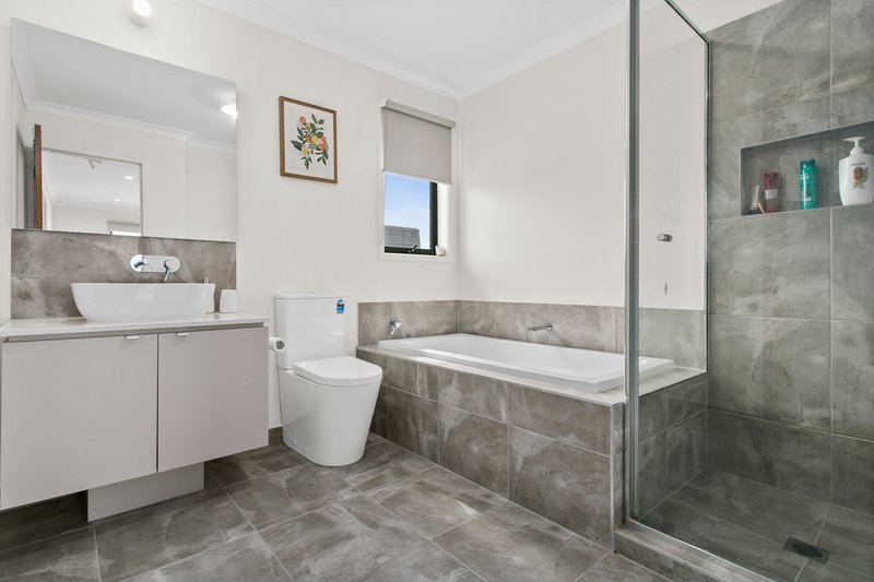 Photo - 45 Columbus Street, Point Cook VIC 3030 - Image 8