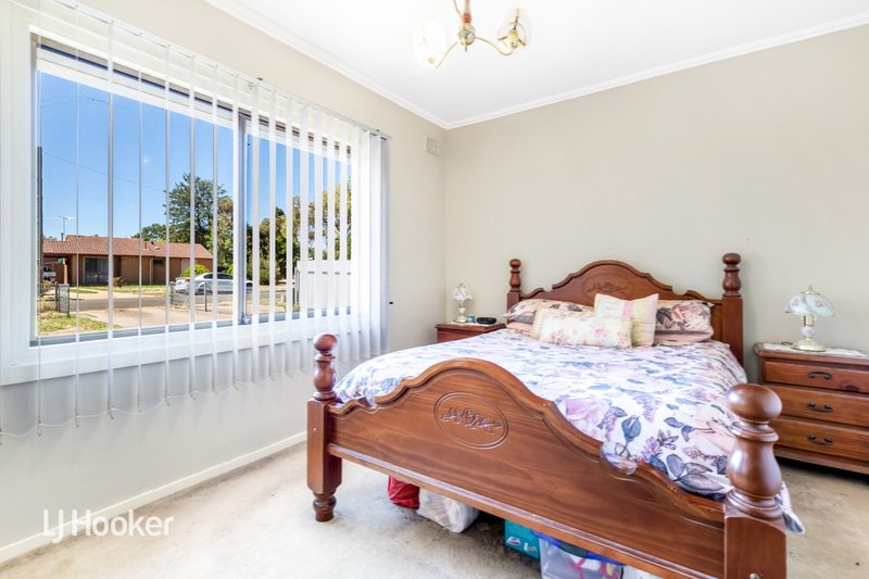 Photo - 45 Crisp Road, Elizabeth Downs SA 5113 - Image 10