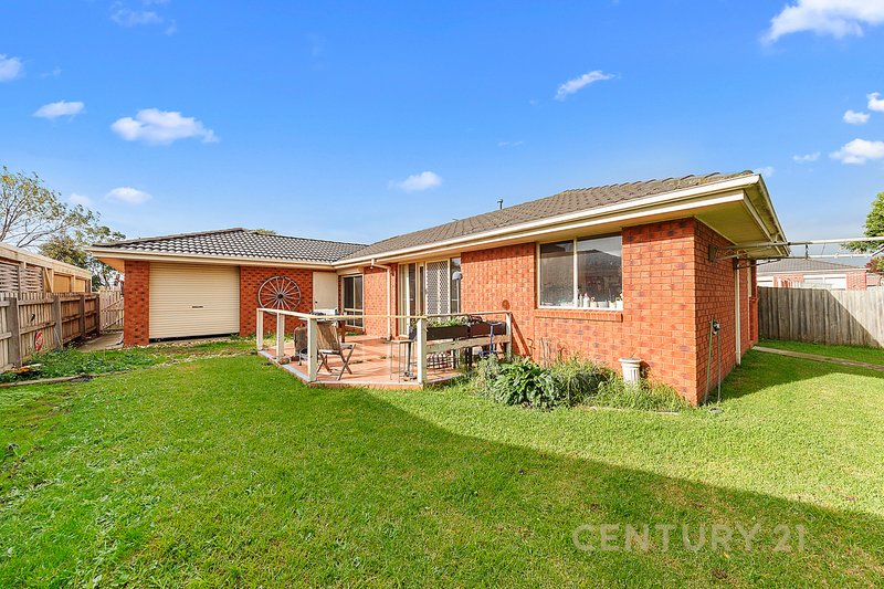 Photo - 45 Dartmoor Drive, Cranbourne East VIC 3977 - Image 2