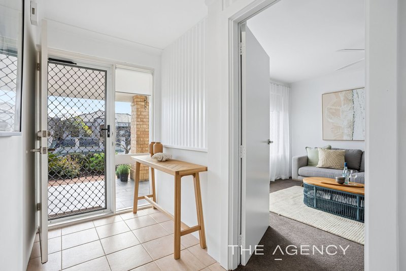 Photo - 45 Deverall Square, Hillarys WA 6025 - Image 2