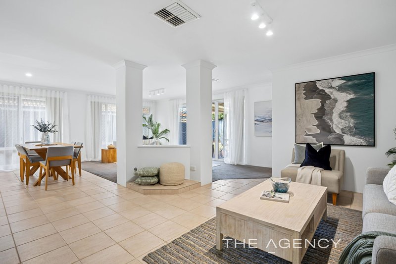 Photo - 45 Deverall Square, Hillarys WA 6025 - Image 3