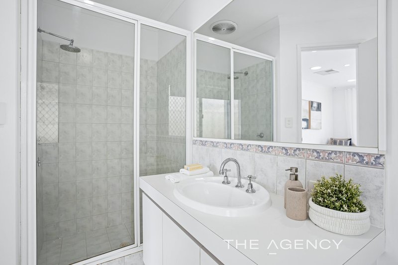 Photo - 45 Deverall Square, Hillarys WA 6025 - Image 17