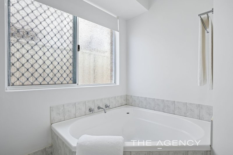 Photo - 45 Deverall Square, Hillarys WA 6025 - Image 18