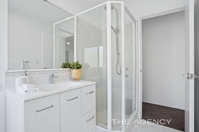 Photo - 45 Deverall Square, Hillarys WA 6025 - Image 23