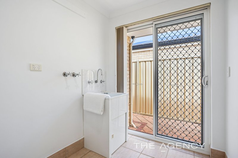 Photo - 45 Deverall Square, Hillarys WA 6025 - Image 28