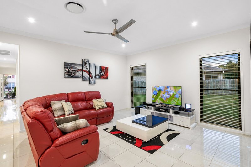 Photo - 45 Dickson Crescent, North Lakes QLD 4509 - Image 5