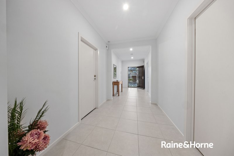 Photo - 45 Dominion Drive, Burnside VIC 3023 - Image 2