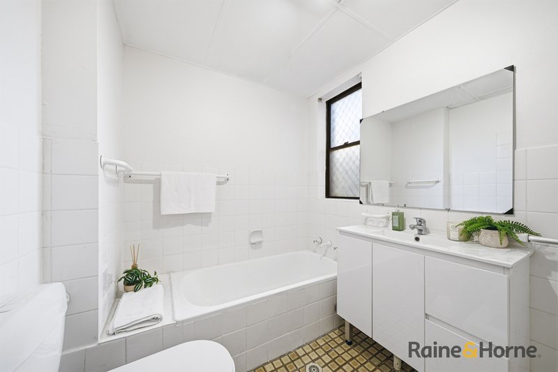 Photo - 4/5 Doomben Avenue, Eastwood NSW 2122 - Image 15