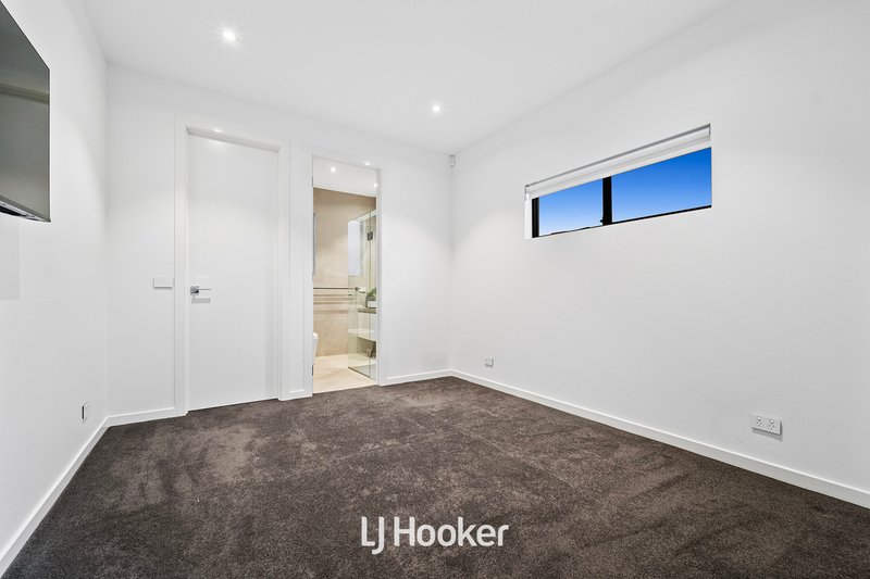 Photo - 45 Flagstaff Crescent, Clyde North VIC 3978 - Image 22