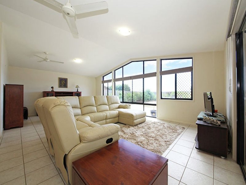 Photo - 45 Fordington Way, Murrumba Downs QLD 4503 - Image 4