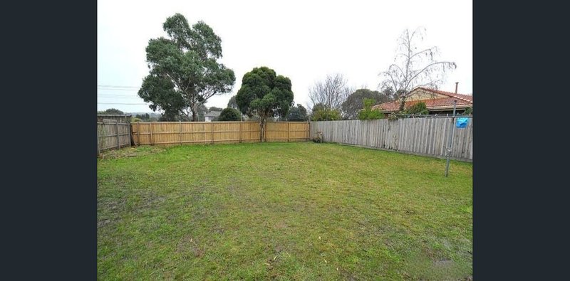 Photo - 45 Fraser Crescent, Wantirna South VIC 3152 - Image 8