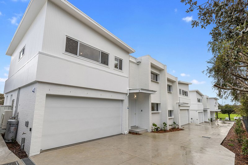 Photo - 4/5 Gannons Road, Caringbah NSW 2229 - Image 1