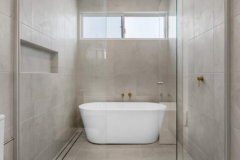 Photo - 4/5 Gannons Road, Caringbah NSW 2229 - Image 4