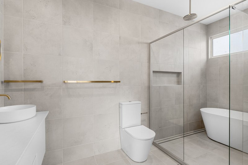 Photo - 4/5 Gannons Road, Caringbah NSW 2229 - Image 6