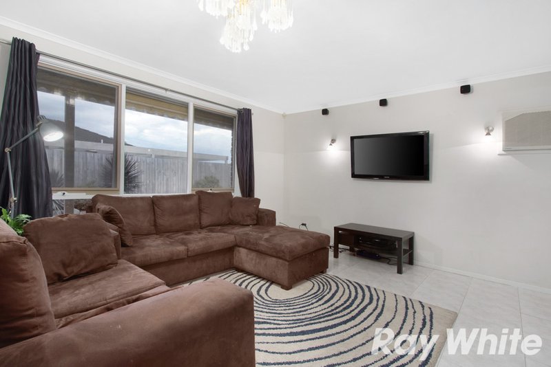 Photo - 45 Gipps Crescent, Cranbourne North VIC 3977 - Image 3