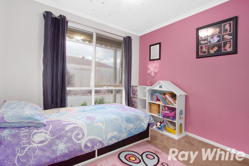 Photo - 45 Gipps Crescent, Cranbourne North VIC 3977 - Image 5