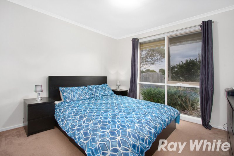 Photo - 45 Gipps Crescent, Cranbourne North VIC 3977 - Image 6