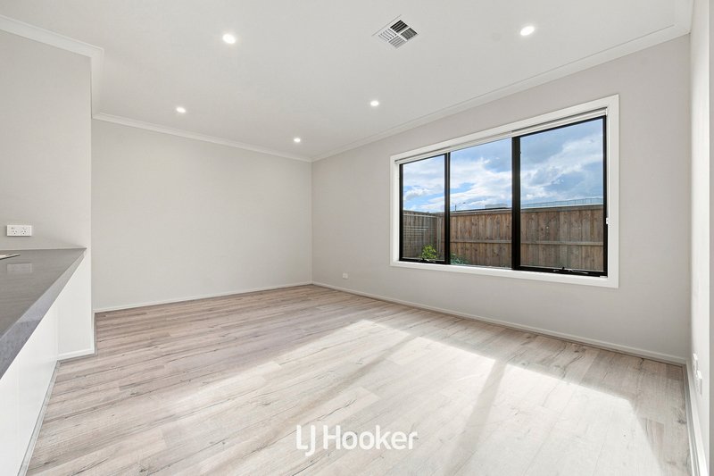 Photo - 45 Guisard Way, Clyde North VIC 3978 - Image 3