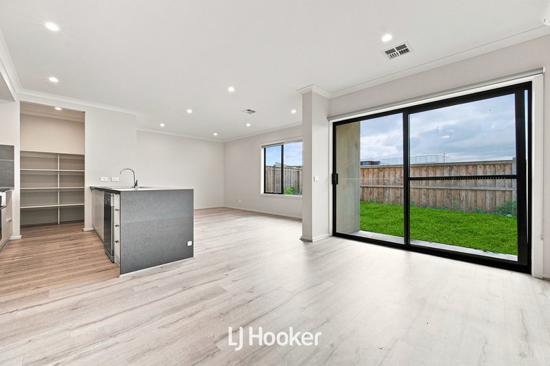 Photo - 45 Guisard Way, Clyde North VIC 3978 - Image 6