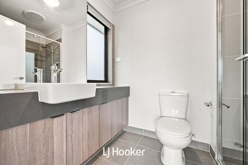 Photo - 45 Guisard Way, Clyde North VIC 3978 - Image 13