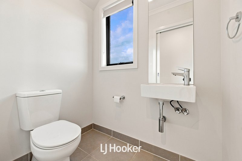 Photo - 45 Guisard Way, Clyde North VIC 3978 - Image 16