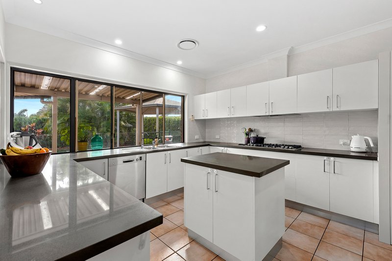 Photo - 45 Halleys Crescent, Bridgeman Downs QLD 4035 - Image 5