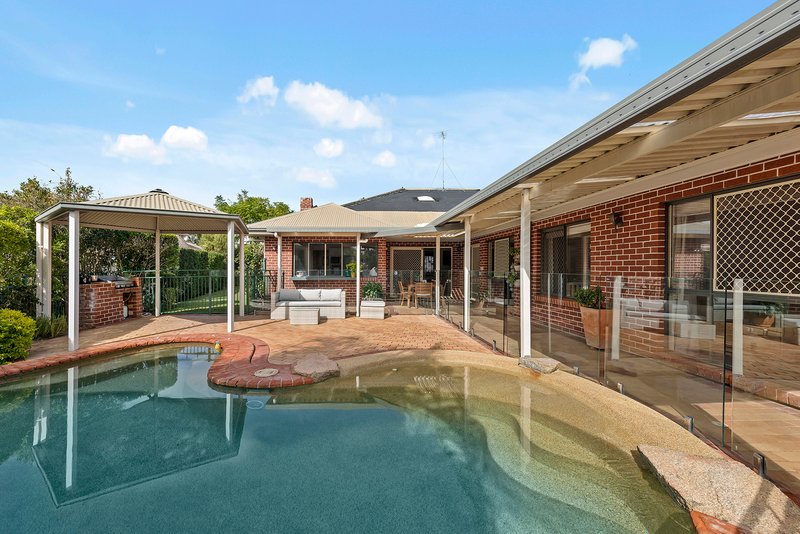 Photo - 45 Halleys Crescent, Bridgeman Downs QLD 4035 - Image 18